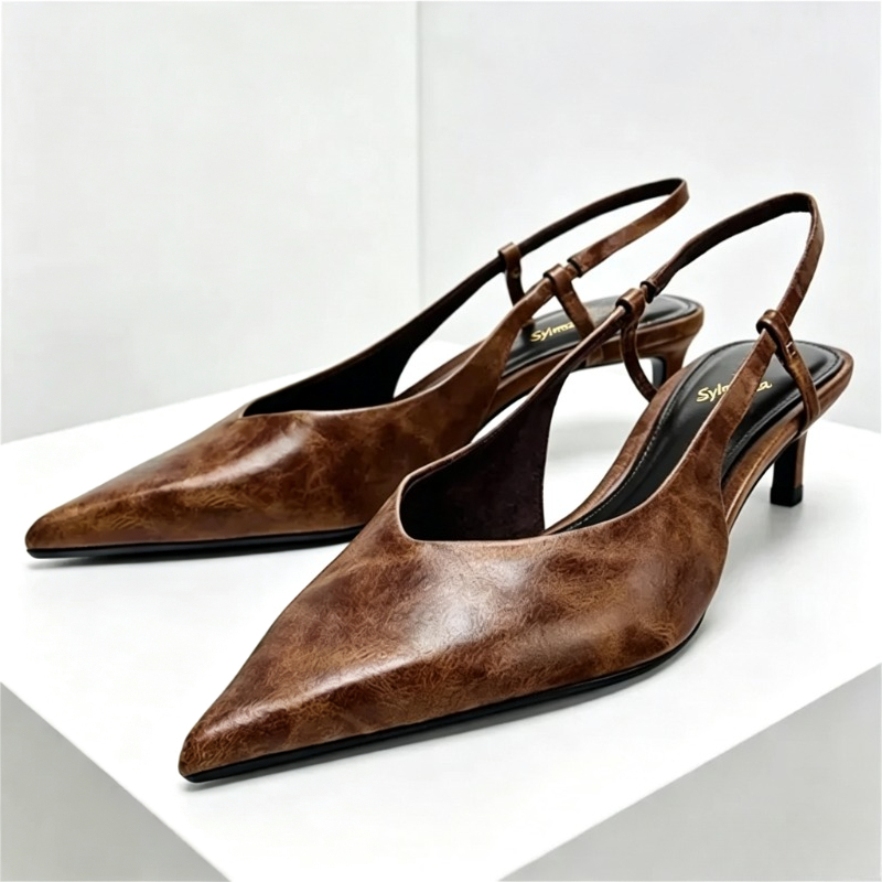 Women Shoes Brown Colour - Retro Brązowe Czółenka na Niskim Obcasie