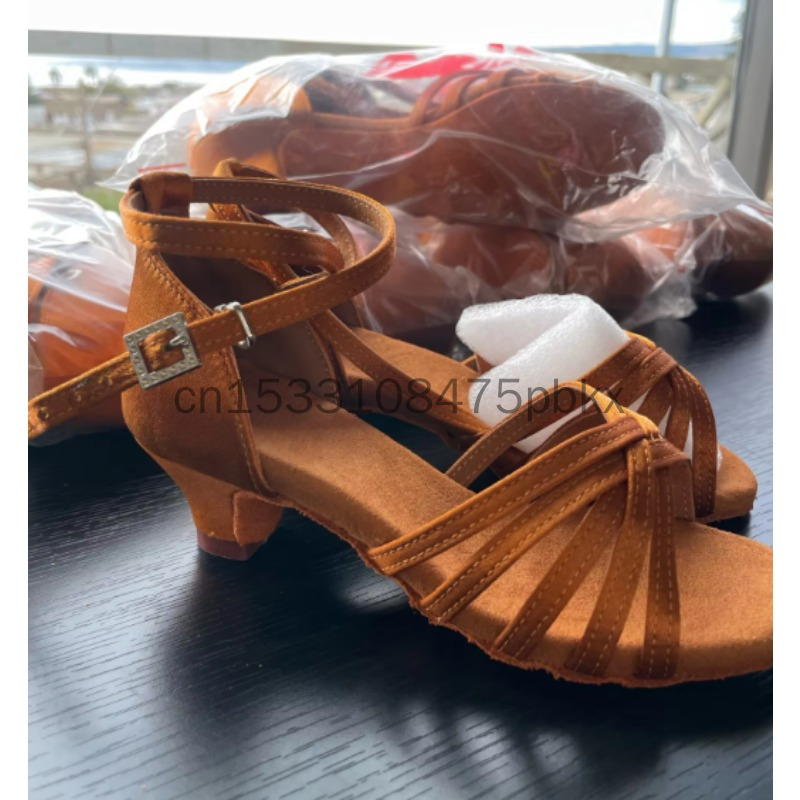 Women Shoes Kinds - Damskie satynowe buty do tańca latynoamerykańskiego