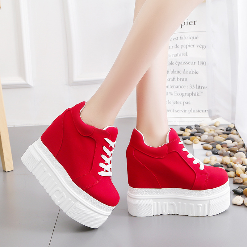 Damskie sportowe sneakersy, co – Wedge Heeled Sneaker recenzja i cena