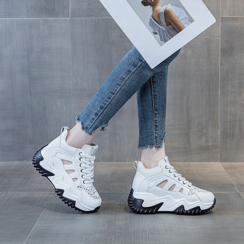 Damskie sneakersy na platformi – Wedge Heeled Sneaker recenzja i cena